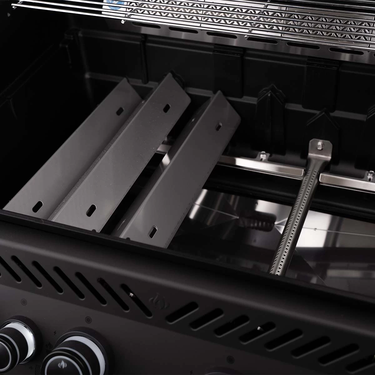 Napoleon Rogue SE 525 Limited Edition, Mit Gussrosten, Matt-schwarz Inkl. Grillmatte & Abdeckhaube 7 Napoleon Rogue SE 525 Limited Edition, Mit Gussrosten, Matt-schwarz Inkl. Grillmatte & Abdeckhaube – Bild 7