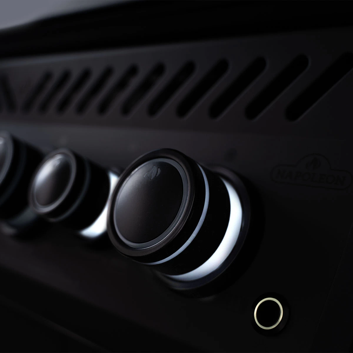 Napoleon Rogue SE 525 Limited Edition, Mit Gussrosten, Matt-schwarz Inkl. Grillmatte & Abdeckhaube 17 Napoleon Rogue SE 525 Limited Edition, Mit Gussrosten, Matt-schwarz Inkl. Grillmatte & Abdeckhaube – Bild 17