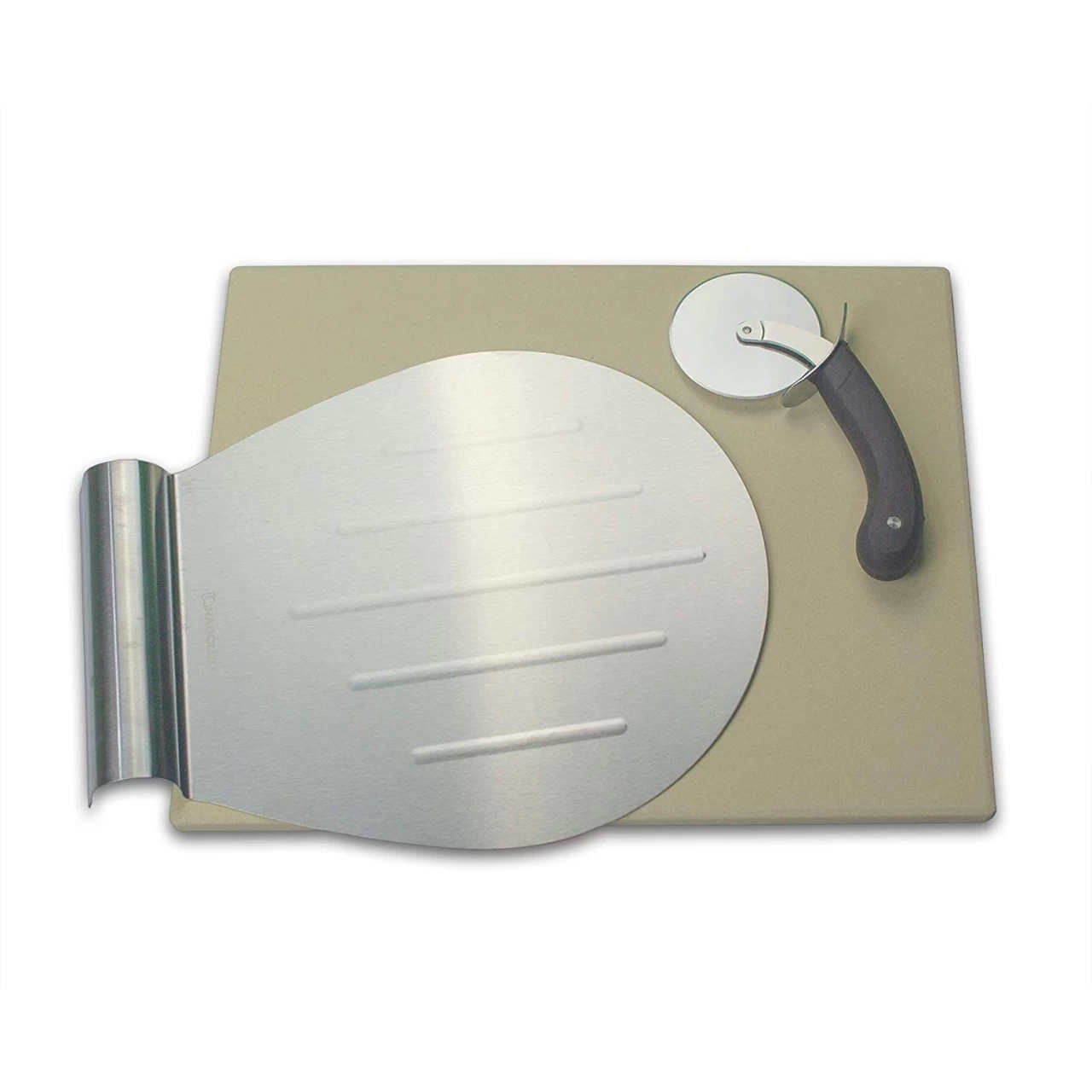 RADOLEO® Pizzastein L Aus Cordierit | Premium Set 3-tlgl | 38x30cm | Inkl. Pizzaroller U. Schieber 2 RADOLEO® Pizzastein L Aus Cordierit | Premium Set 3-tlgl | 38x30cm | Inkl. Pizzaroller U. Schieber – Bild 2