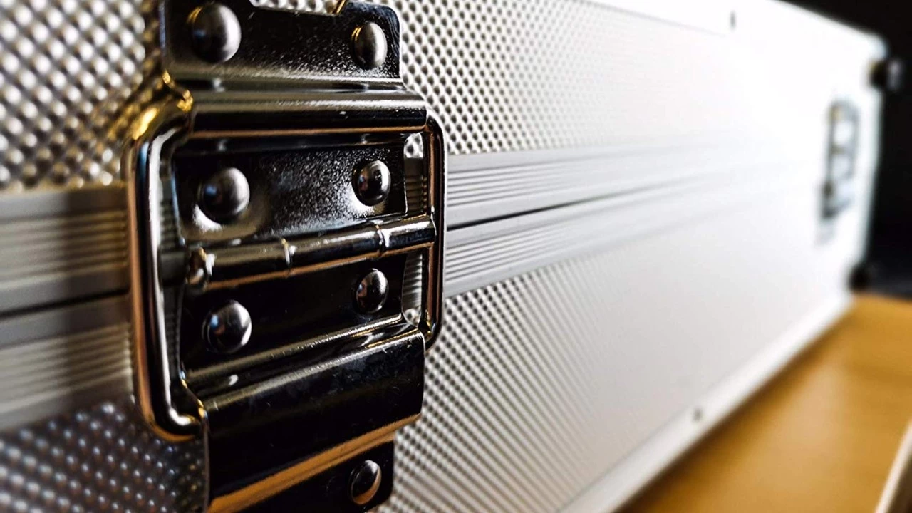 Transportkoffer Silber | Alurahmen | 440x300x130mm | Für Werkzeuge, Kameras, Messgeräte Etc 6 Transportkoffer Silber | Alurahmen | 440x300x130mm | Für Werkzeuge, Kameras, Messgeräte Etc – Bild 6