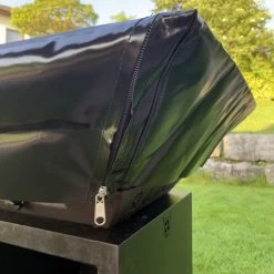 Abdeckhaube BlackBull BIGQUBE M, Schwarz 14 Abdeckhaube BlackBull BIGQUBE M, Schwarz -Warmes BBQ-Restaurant abdeckplane bigqube seitlich 510x510 1