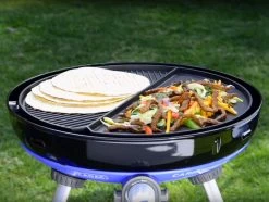 CADAC Carri Chef 50 GRILL2BRAAI - 30mbar - Mobiler Gasgrill - Grillrost/Grillplatte/Plancha - Deckel -Warmes BBQ-Restaurant carri chef plancha grillplattewgI1GrY0c1S6v 1280x1280