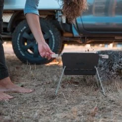 Knister Grill Small – Tragbarer Holzkohlegrill -Warmes BBQ-Restaurant knister grill small tragbarer holzkohlegrill 79de4b72f74cef71bd7f378eeda608cc