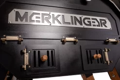 Der Merklinger 1200 Holzofen Standard -Warmes BBQ-Restaurant merklinger holzbackofen grill pizzaofen brotbackofen 1200 vorne tuere zu zoom jpg