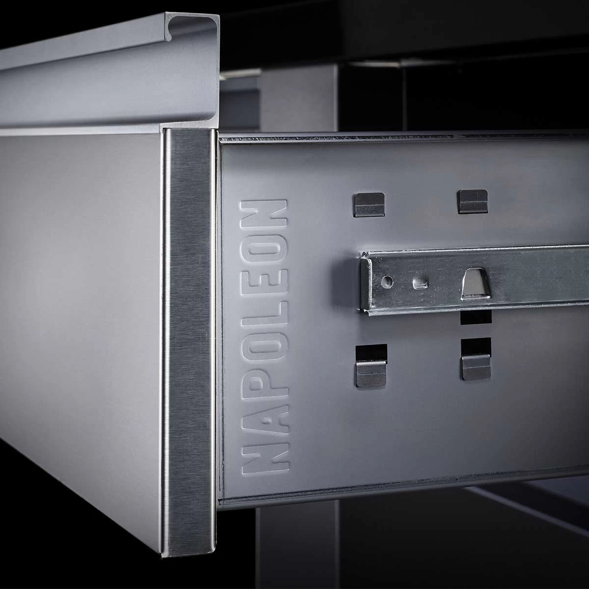 Napoleon Einbau-Türe & 3er Schubladen- Kombination (91 X 61 Cm) 1 Napoleon Einbau-Türe & 3er Schubladen- Kombination (91 X 61 Cm)