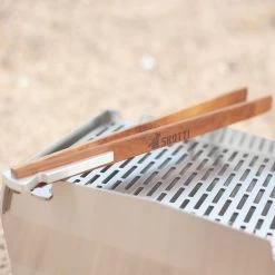 SKOTTI Tongs - Grillzange Steckbar Aus Akazienholz - Inkl. Flaschenöffner -Warmes BBQ-Restaurant skotti zange tongs gasgrill bbq grill experte 03 1280x1280